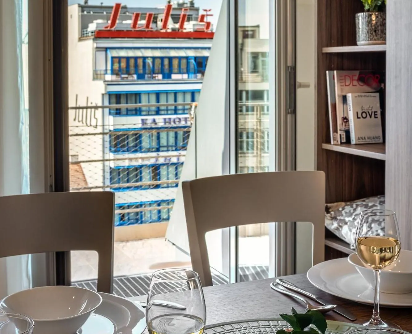 Vn17 Rooftop Suites By Adrez Prague Aparthotel