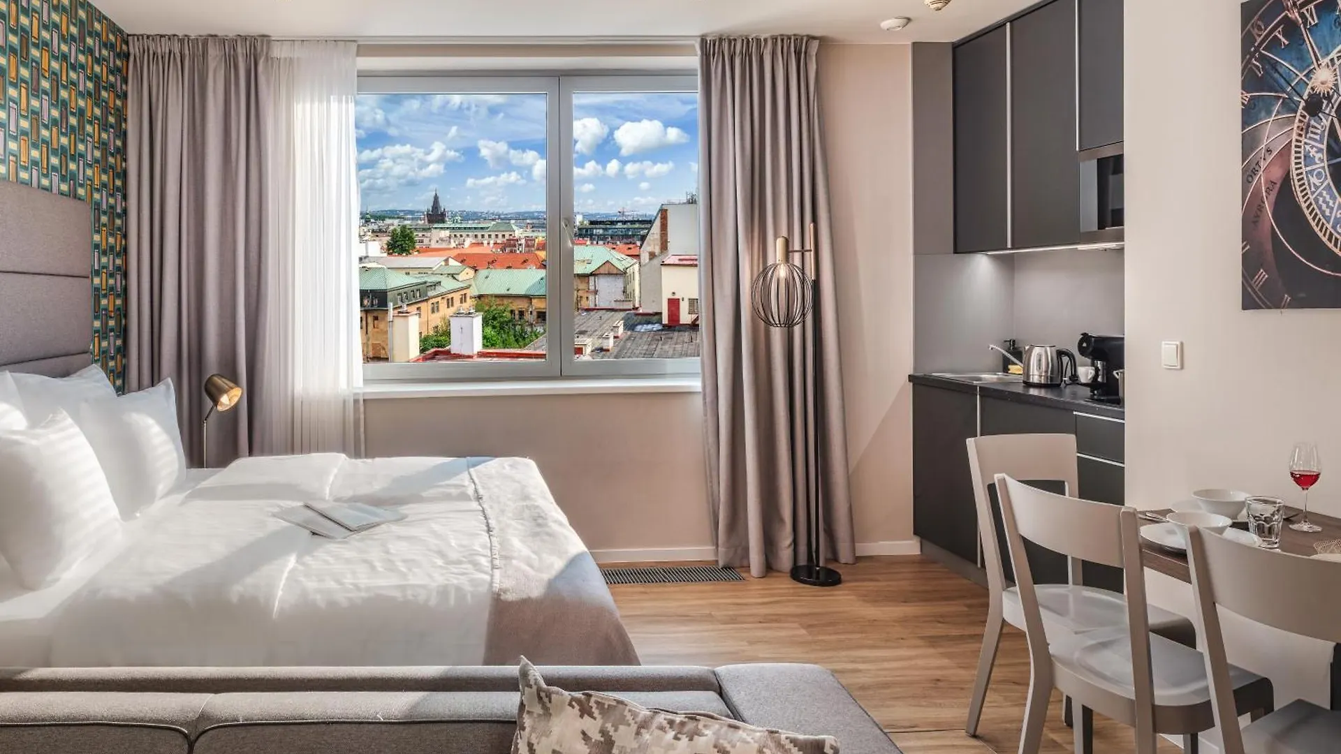 Vn17 Rooftop Suites By Adrez Prague Aparthotel
