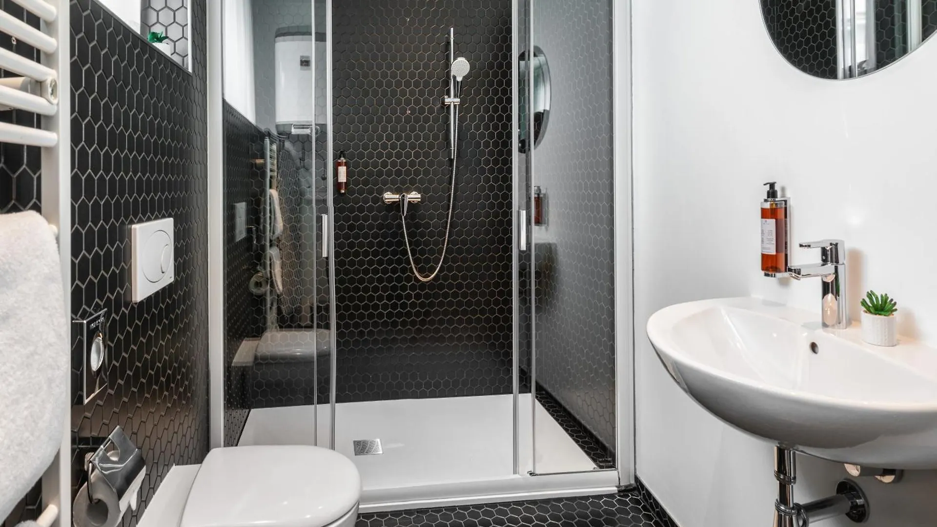 Vn17 Rooftop Suites By Adrez Praga Aparthotel