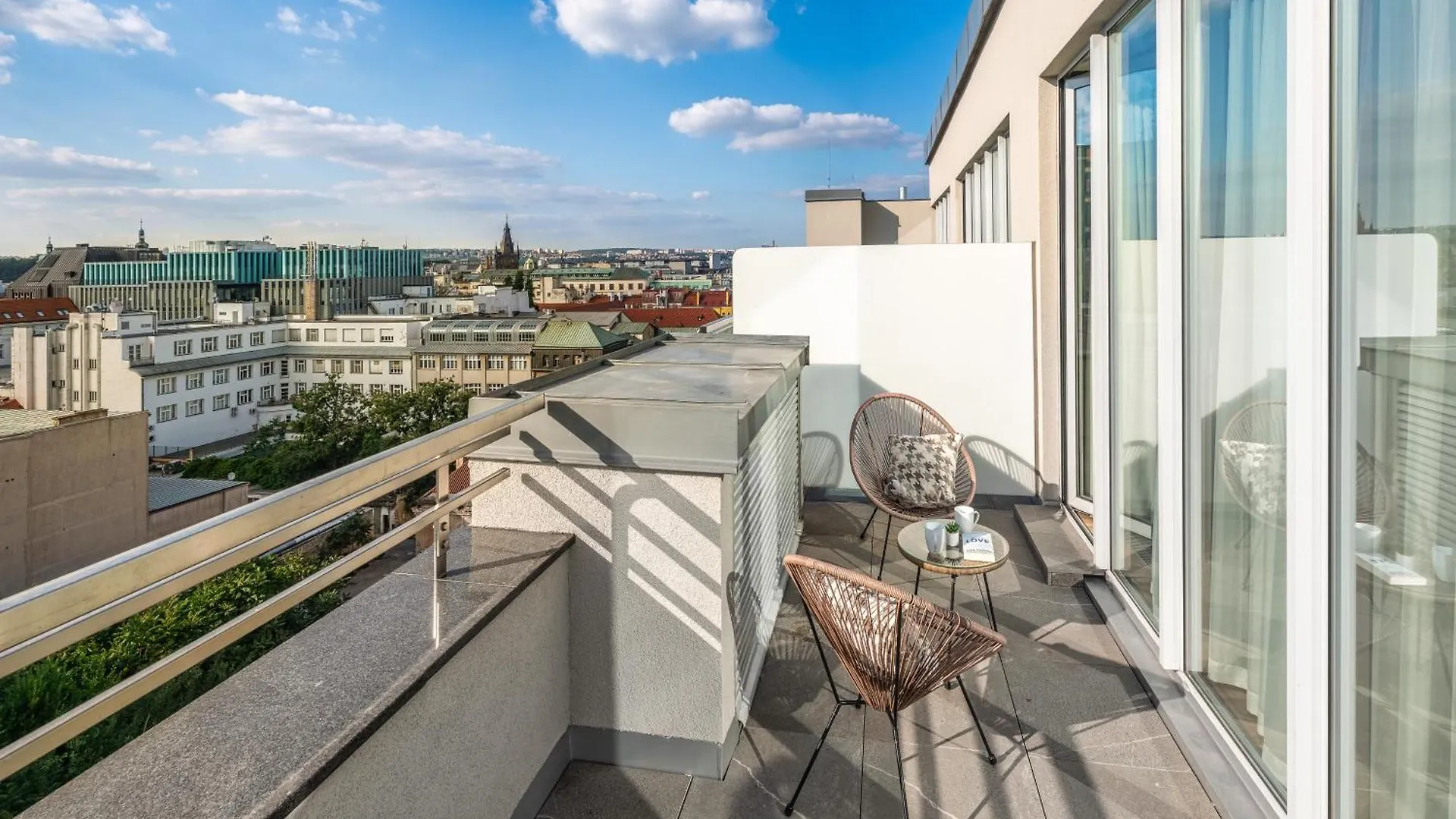 Aparthotel Vn17 Rooftop Suites By Adrez Prag