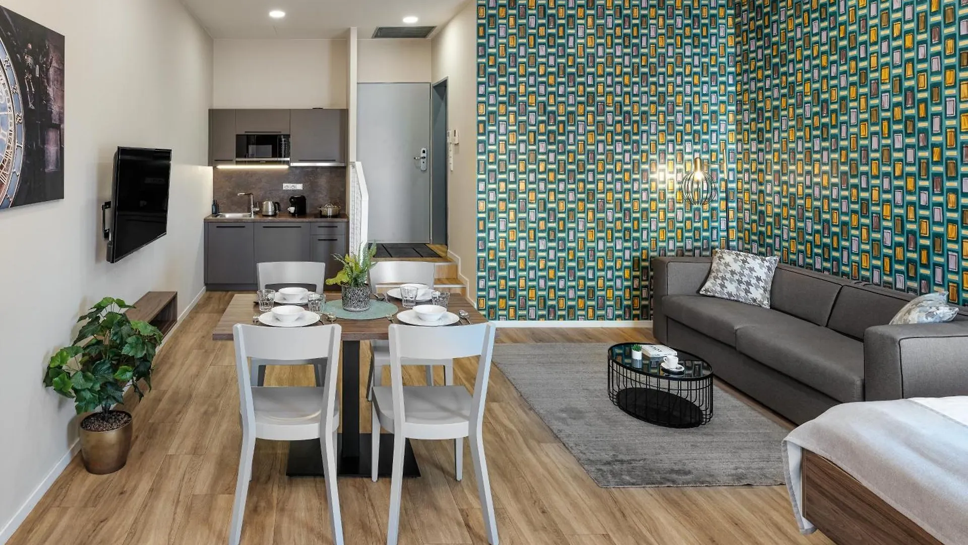 Vn17 Rooftop Suites By Adrez Praga