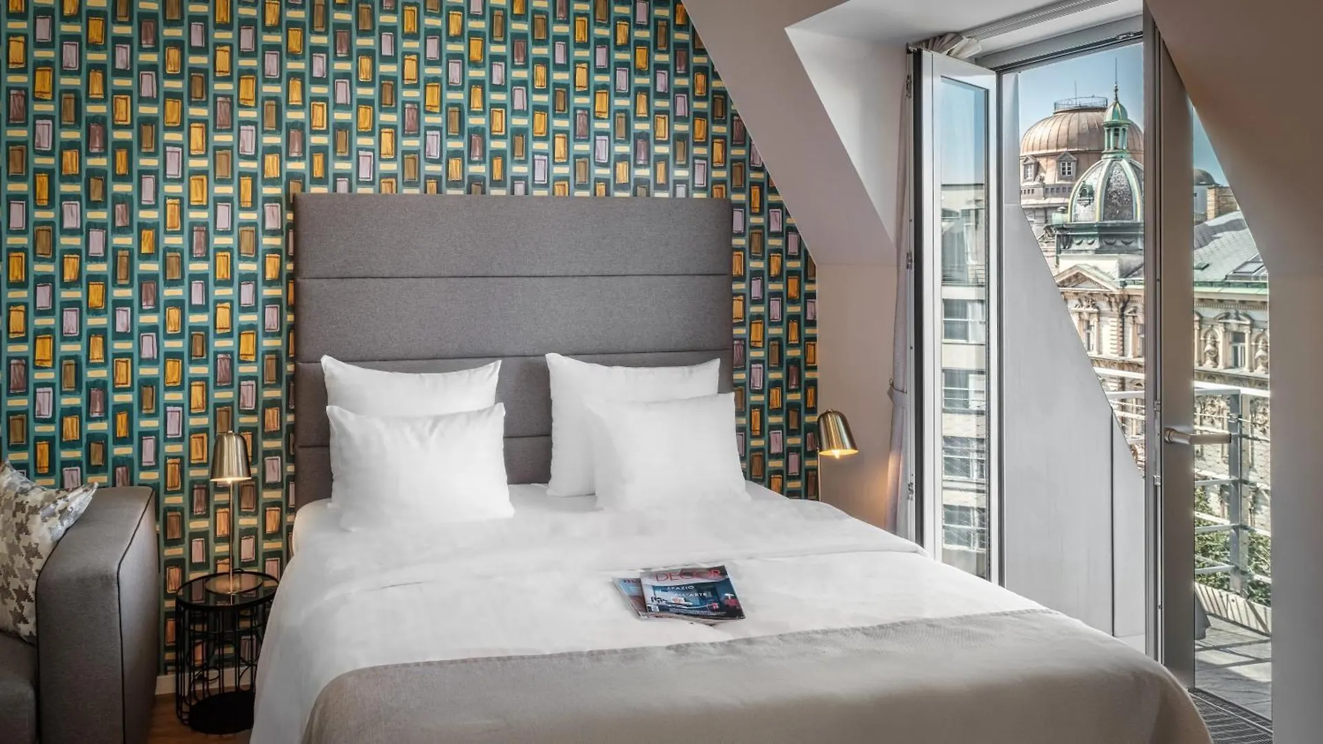 Vn17 Rooftop Suites By Adrez Praga